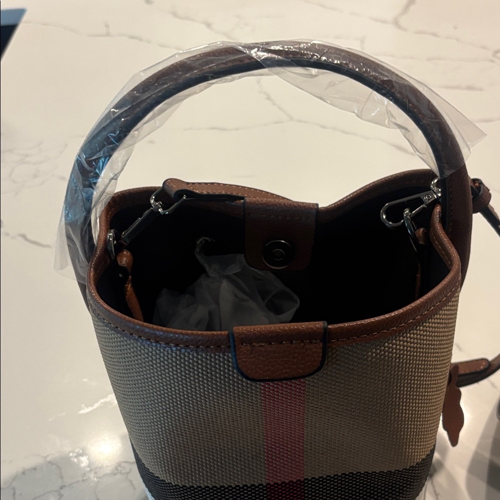 Bucket Bag Stylish Checkered Crossbody Bag with Brown Accents - Picture 12 of 16